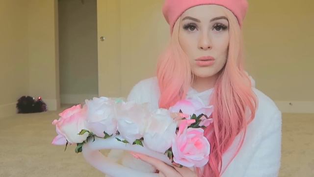 I MADE A ROYALE HIGH VALENTINE'S DAY HALO IN REAL LIFE! Roblox Royale High смотреть онлайн
