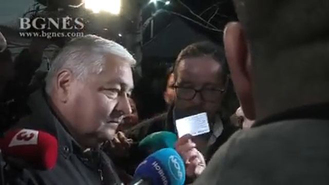 Волен Сидеров опита да нахлуе в „Арена Армеец” смотреть онлайн