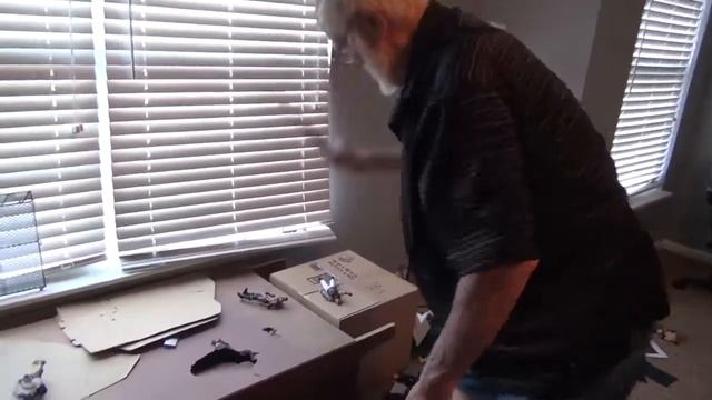 ЗЛОЙ ДЕД разрушил игровую комнату смотреть онлайн