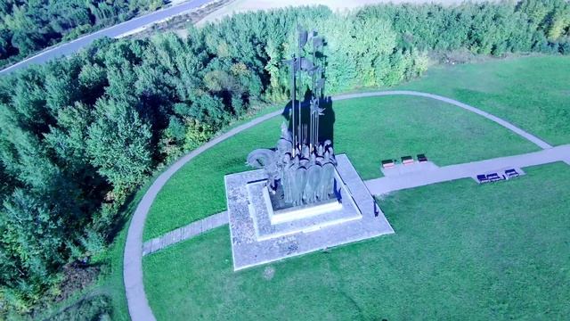 Над памятником А. Невскому (Псков, гора Соколиха) смотреть онлайн