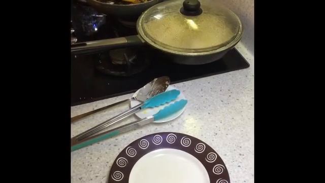 Как вкусно приготовить куриное филе в винно кефирном соусе с жареными лисичками смотреть онлайн