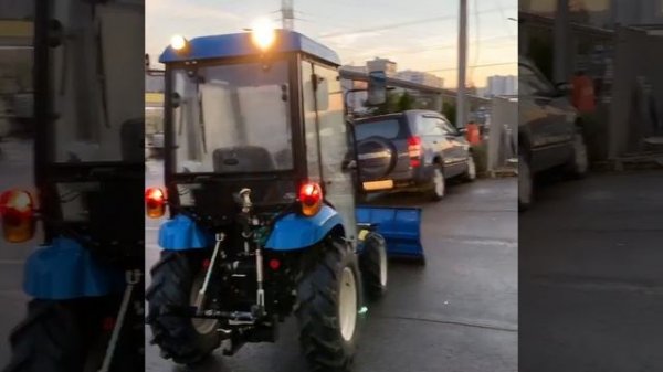 Tractor LS Mtron J27 Gear Cab with winter snow blade.mp4