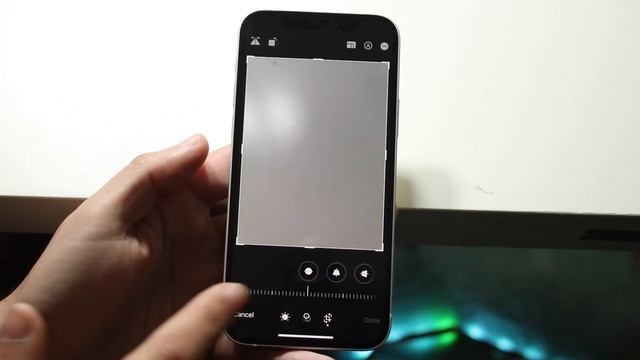 How To Crop a Photo On ANY iPhone! (2022) смотреть онлайн