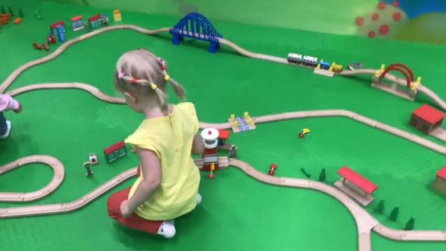 Детский развлекательный центр и аттракционы. Играем на площадке Little Star в Авиапарке.