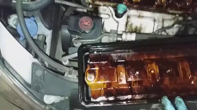 Lekkende kleppendekselpakking vervangen peugeot 206 - DEEL 1 смотреть онлайн