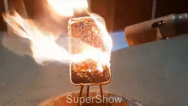 EXPERIMENT: MOBILE PHONE VS GAS BURNER.ЭКСПЕРИМЕНТ: МОБИЛЬНЫЙ ТЕЛЕФОН VS ГАЗОВОЙ ГОРЕЛКИ смотреть онлайн