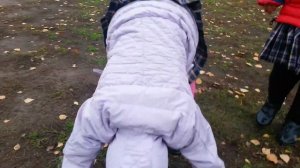 Как научится ходить на руках