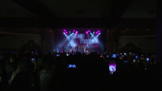 Sergio Torres - Fan Enamorada / Nada Vale Más Que Tú / Llorarás / Vamos A Mentirle Al Amor (En VIvo смотреть онлайн
