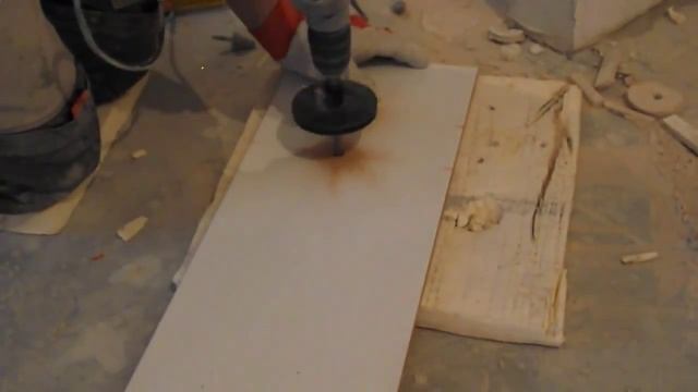 Делаем отверстие в кафельной плитке смотреть онлайн