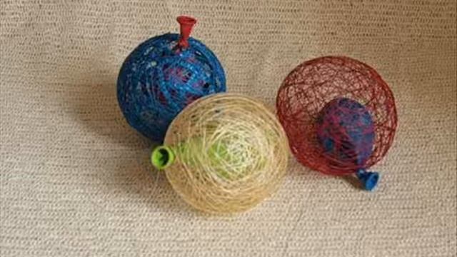 МК - новогодние шары из ниток ////// Master Class - Christmas balls of thread смотреть онлайн