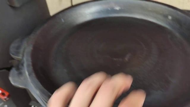 Видеообзор. Чугунные крышки-сковородки для узбекских казанов. смотреть онлайн