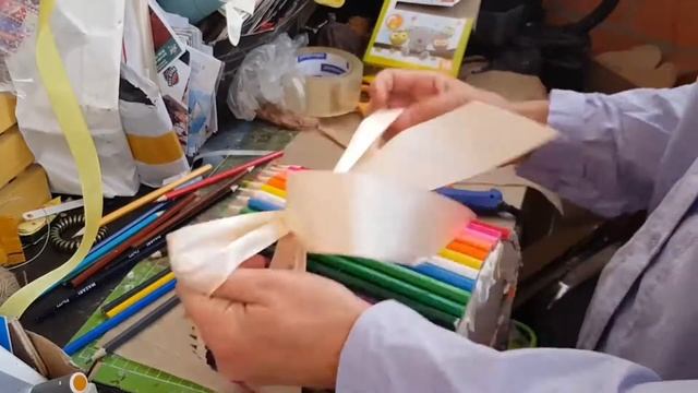 Рукотворная ваза из карандашей под цветы смотреть онлайн