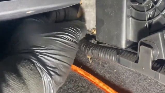 HOW TO CHANGE NISSAN MICRA ACENTA POLLEN FILTER смотреть онлайн