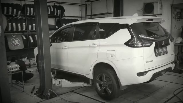 Mitsubishi Xpander balik lagi pake velg Mitsubishi Outlander CBU смотреть онлайн