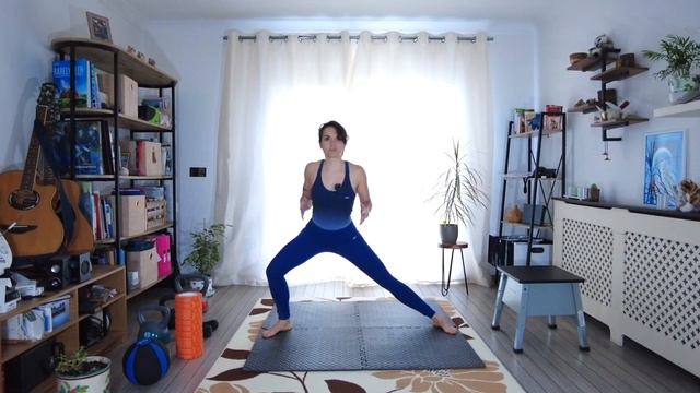 How to do the Cossack Squat смотреть онлайн