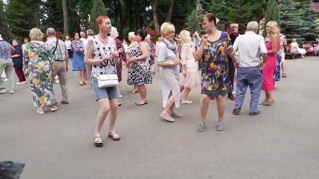ОДНА КАЛИНА ЗА ВIКНОМ! ТАНЦЫ ХАРЬКОВ СЧАСТЛИВЫЕ МОМЕНТЫ смотреть онлайн