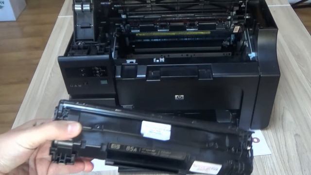 Replacing a Print Cartridge HP LaserJet Pro M1132 - M1212nf CE285A смотреть онлайн