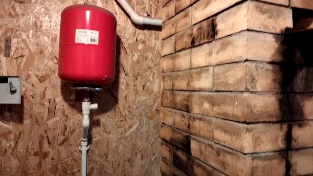 Двухтрубная система отопления с термоголовками. Тепло, греет воду и экономит топливо! смотреть онлайн