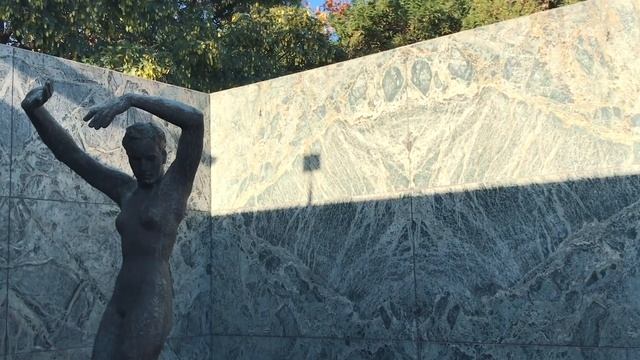 Barcelona Pavilion by Ludwig Mies van der Rohe смотреть онлайн