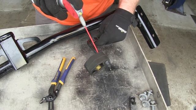 etrailer | Trailer Hitch Installation - 2015 Ford Explorer - Draw-Tite смотреть онлайн