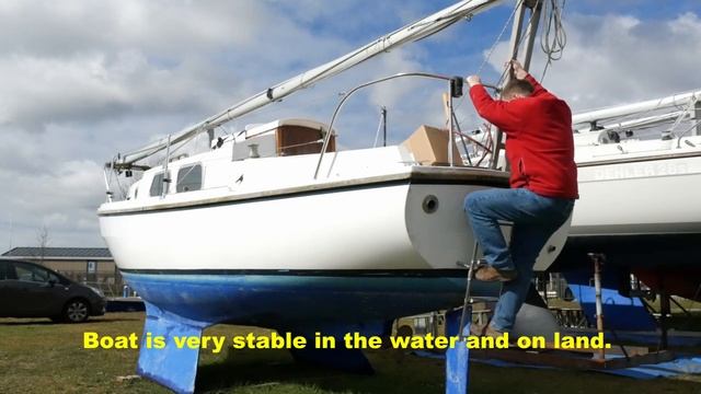 Destroyed the door, replaced the thermostat. This episode: key factor. An almost free boat.