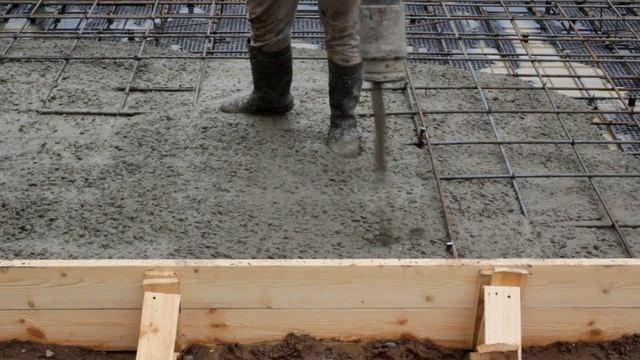 Заливка фундаментной плиты под гараж ● Отчеты со стройки #1 смотреть онлайн