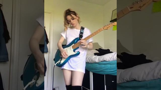 Blue Fender Girl смотреть онлайн