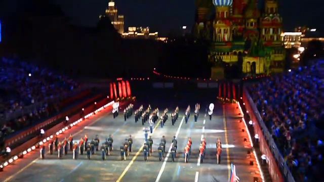 Рота почётного караула и Военный оркестр 154 го отдельного комендантского Преображенского полка смотреть онлайн
