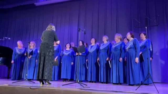 Хор "Перезвоны" - Со вьюном я хожу... смотреть онлайн