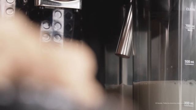 Кофеварка полуавтоматическая CECOTEC Cumbia Instant-ccino 20 Chic Serie Nera
