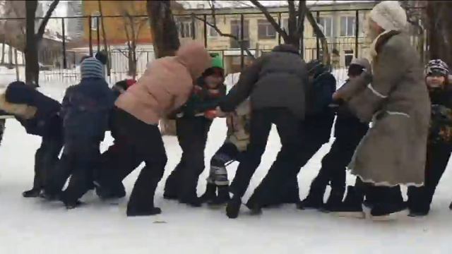 Масленица от Машеньки и Медведя в школе № 102, г. Пермь смотреть онлайн