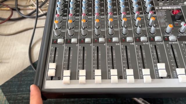 Mixer mackie Profx12 hàng bãi Mỹ đẹp nguyên thùng điện autovol смотреть онлайн