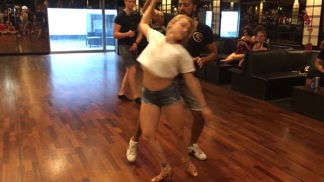 Tiago & Julinha dancing Brazilian Zouk - Zouk Cologne August 2019 (Germany) смотреть онлайн