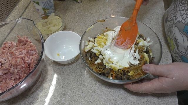 МЯСНЫЕ ГНЁЗДА С НАЧИНКОЙ ИЗ КАПУСТЫ И ГРИБОВ смотреть онлайн