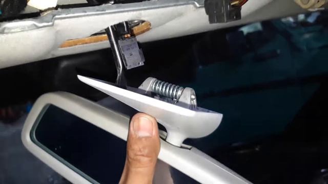 Mercedes Benz W210 Center Mirror Removal #e320 #w210 #mercedesbenz смотреть онлайн