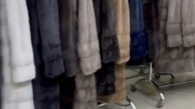 Шубы на Садоводе 89037555960 смотреть онлайн