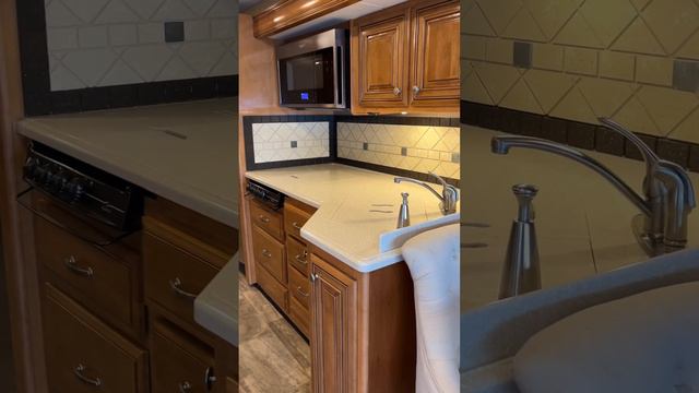 2016 Thor Palazzo 33.2 Economical Wall Slide Diesel!! #camping #rvlife #rvs #motorhome смотреть онлайн