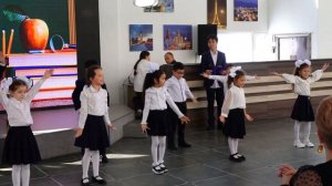 Песня "В первый раз в первый класс" 1 "В" класс