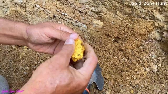 how to finding gold! a gold miner found a lot of gold & gemstone under stone смотреть онлайн
