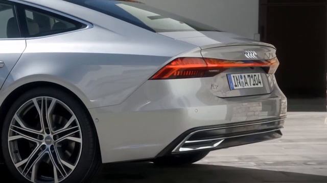 2018 Audi A7 Vs 2017 Porsche Panamera