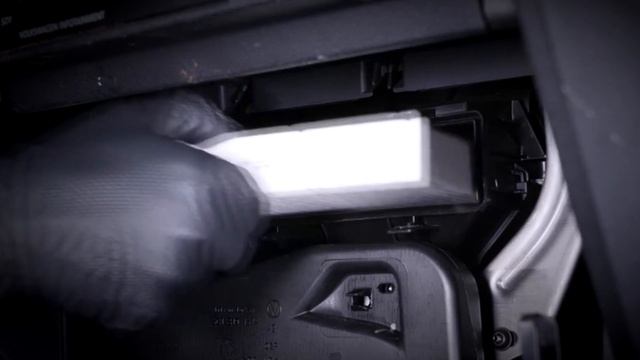 Замена салонного фильтра Volkswagen Golf смотреть онлайн