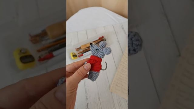 Участвую в марафоне "Навяжу к НГ" с Nastik Toys, моя работа за 17.10 это мышонок? смотреть онлайн