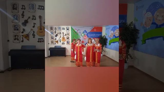 Песня «Расцвела под окошком белоснежная вишня» Исполняет хор "Здравица". Руководитель Лопатка А.С. смотреть онлайн