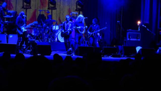 Robert Plant - New World - Dresden am 01.08.2018 смотреть онлайн