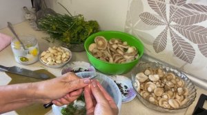 ЗАГОТОВКИ НА ЗИМУ. Часть 1. ГРУЗДИ сухим посолом.(рецепт в описании)