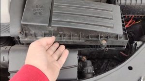 Замена воздушного фильтра Пассат Б6 1