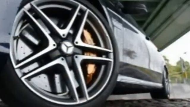 Mercedes Benz S 63 AMG Coupe and E 63 AMG S смотреть онлайн