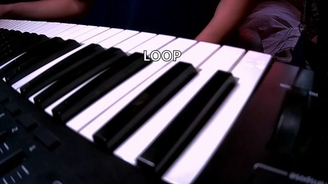 The Weeknd - Blinding Lights X Aha - Take on Me (Live Loop Cover) FREE PLUGIN PATCH GUIDE! смотреть онлайн