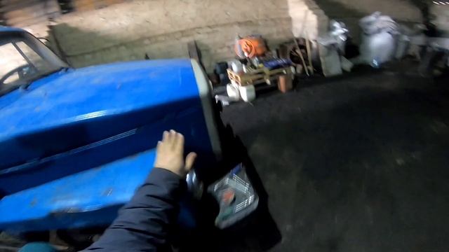 Газон по мелочам.Замена масла КПП Т-150, первый раз. смотреть онлайн