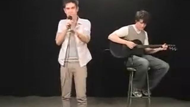 Парень исполняет Lady Gaga под гитару смотреть онлайн